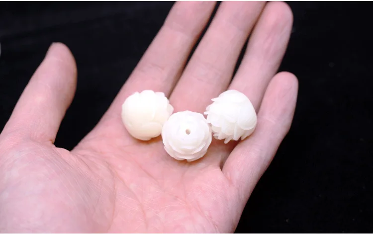

FYC04 High Quality Handmade White Bodhi Seed Craft Beads Wood Carved Lotus Flower Unique DIY Beads For Jewelry Making