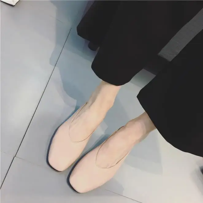 

2019 new summer casual leather women's shoes square head with retro grandmother shoes wild pregnant women shallow mouth single s