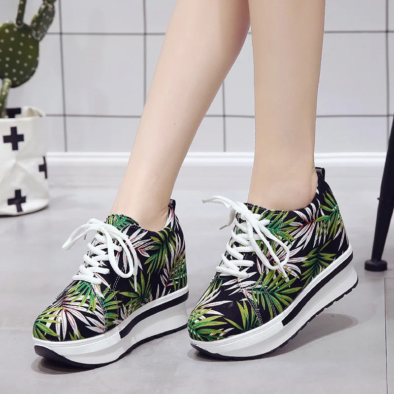 

Breathable Mesh Women Casual Shoes Vulcanize Female Fashion Sneakers Lace Up Soft High Leisure Footwears