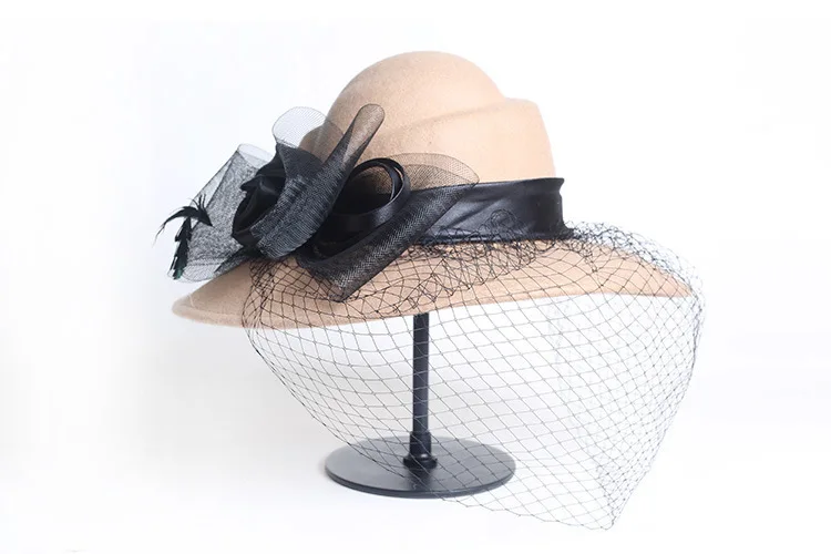 Для женщин шляпу шерсть цветочный Вуаль Сетка Перо широкими полями Дерби шляпа Шляпы фетровые для женщин формальный повод Танцевальная Вечеринка летняя пляжная шляпа - Цвет: khaki