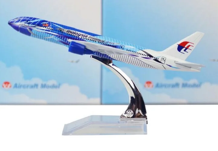 Malaysia Airlines Boeing 777 Freedom of Space Airplane 16cm DieCast Plane Model