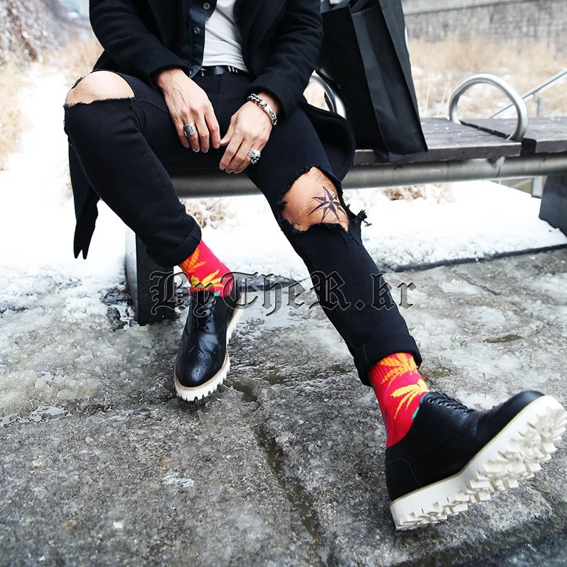 black accidental jeans