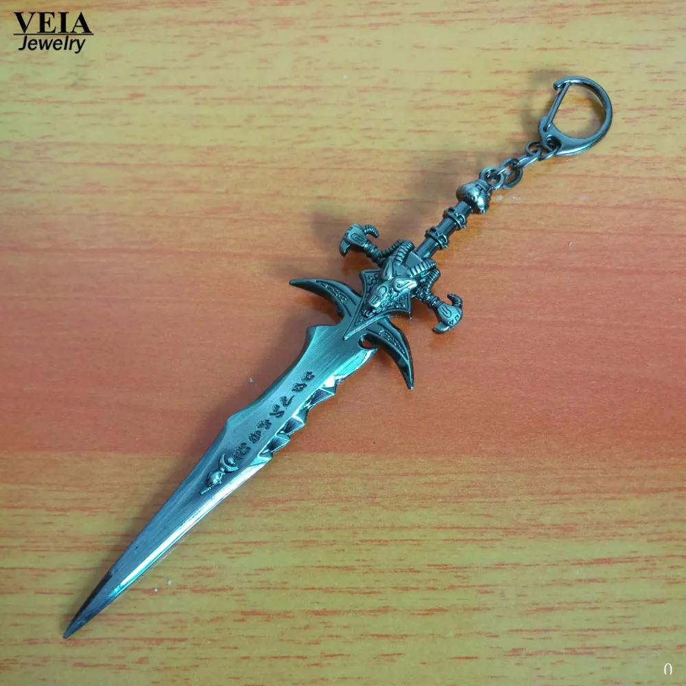 2017 juego caliente frostmourne espada llaveros Rey Exánime Arthas arma colgante 15 cm Cosplay espada arma aleación Llaveros llaveros