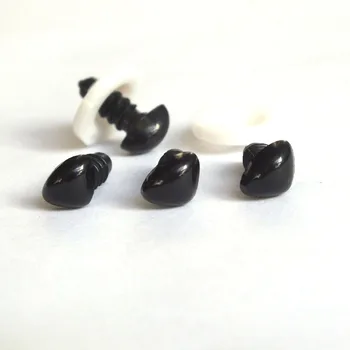 

50pcs 8mm Black Triangle Noses With Plastic Backs - For Teddy/Soft Toy Making