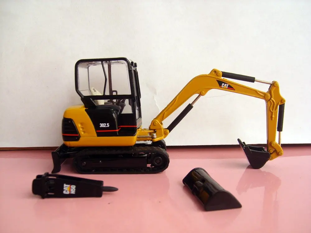 1:50  302.5 Mini-Hydraulic Excavator with Work Tools