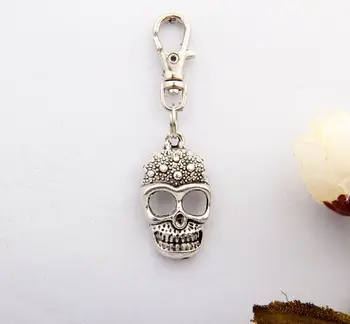 

2015 Hot 50pcs Vintage Silver Smile Skull Charm Rotation Lobster Button Keychain Gifts Fit DIY Key Chains Fashion Jewelry F652
