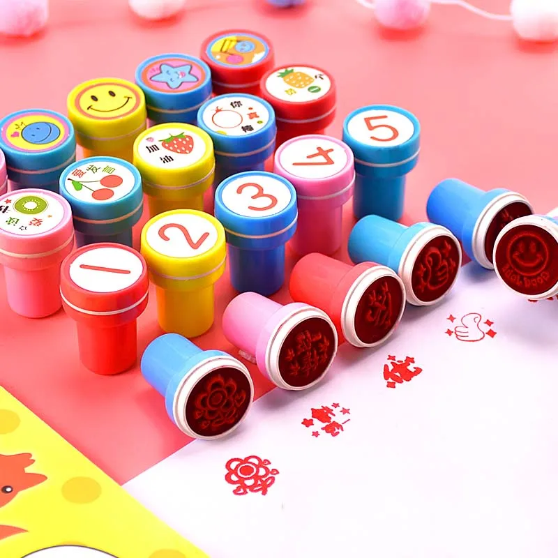 Cartoon Round Stamp Toys for Children 12pcs DIY Handmade Craft Students Stamps Toys Book Decro Teacher Seal Kids Art Toys