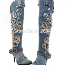 Лидер продаж; синие джинсовые сапоги до колена в стиле ретро; высокие сапоги с пряжкой на лодыжке, Украшенные бусинами и цветочным узором; Великолепные женские туфли-лодочки
