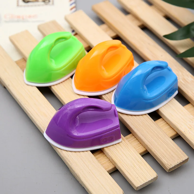 

2pcs Cartoon Creative Iron Shape Pencil Sharpener for Kids Toy Sharpener School Office Stationery Supplies