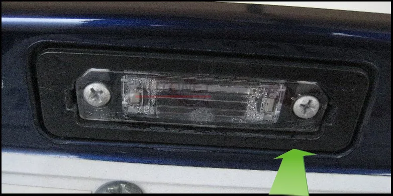 Ford-Mustang-License-Plate-Light-Bulbs-Replacement-Guide-002 