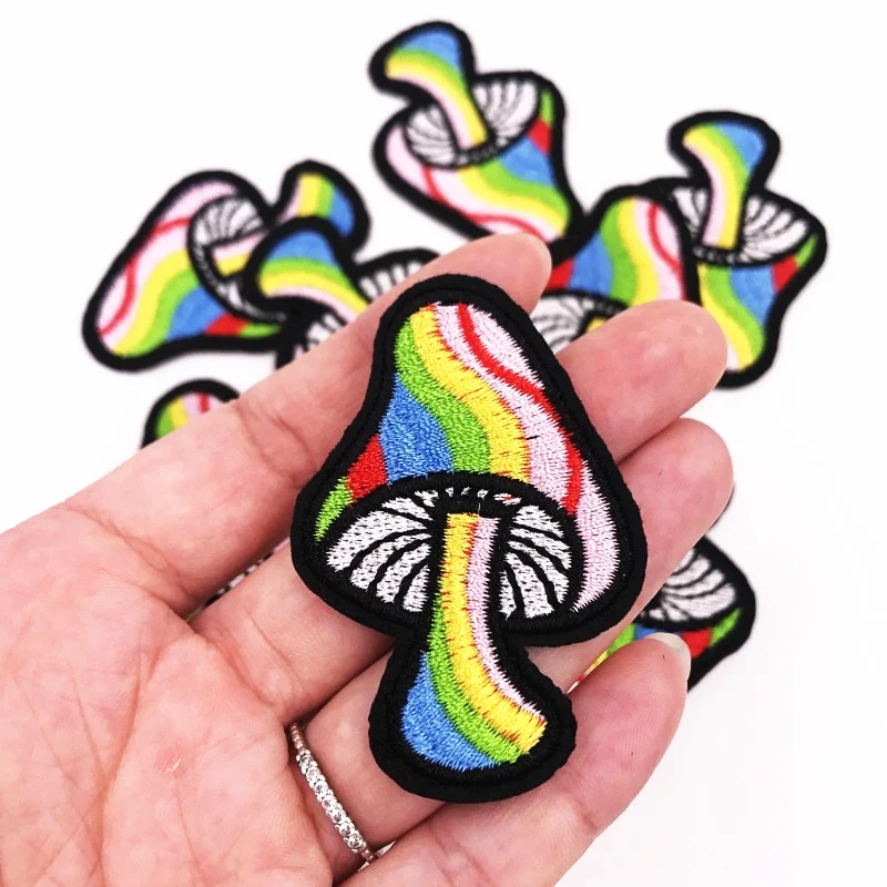

1pcs New Down pilot Jacket Delicate Fashion Embroidery Iron On Patches colorful mushroom Legs Motif Applique Best quality