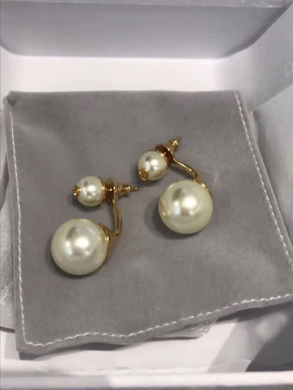 

2019 fashion trend new earrings, women's size pearl shaped earrings, pearl earrings, clothing accessories, luxury brands