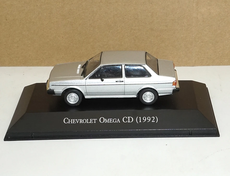  Toy Cars Red  metal Model Car 1 43 Car Diecasts Toy Vehicles Diecast Sport Car Toys for CHEVROLET OMEGA CDJEEP CJ-7 (2)