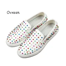 Ovxuan/разноцветные мужские лоферы с заклепками в зернах; Блестящие модные вечерние Мужские модельные туфли; кожаные мужские комнатные туфли на плоской подошве; повседневная обувь