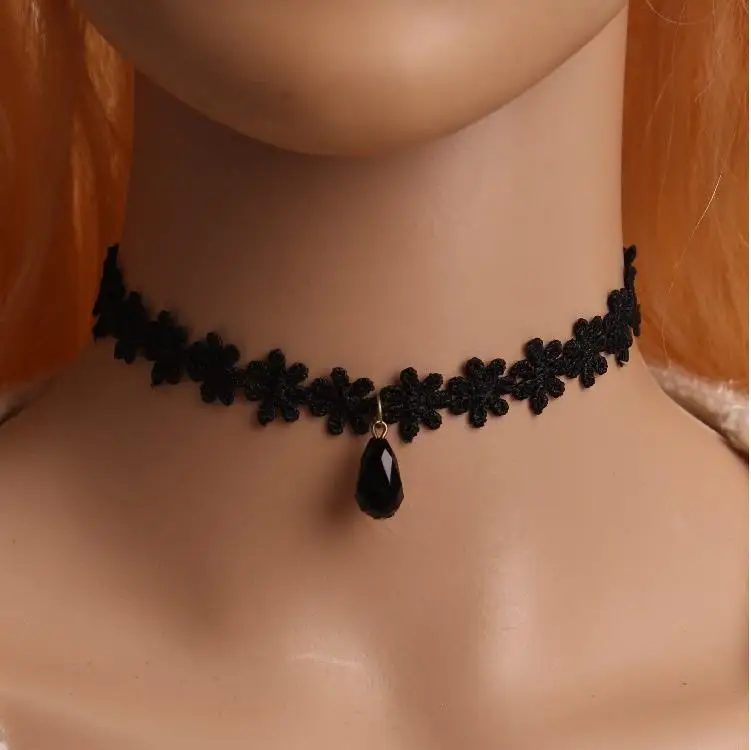 

Fashion Naive Retro Velvet And Lace Necklace Necklace Female Short Chain Clavicle Chain Necklace Jewelry Necklace Wholesale