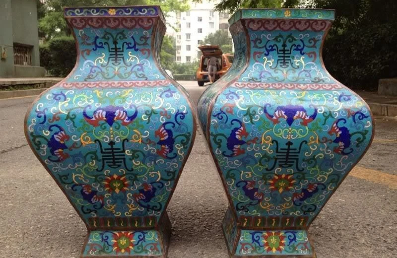 

Chinese Royal Palace Copper enamel cloisonne Four arris Bat longevity Vase pair