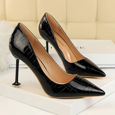 

European and American style retro shoes fine with high-heel shallow mouth pointed stone pattern sexy nightclub shoes high heels