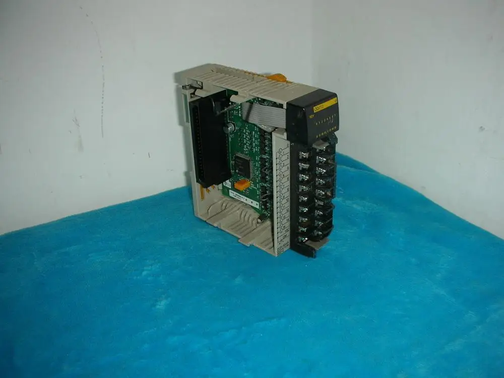 все цены на 1PC USED Original OMRON PLC CQM1-OD212 онлайн