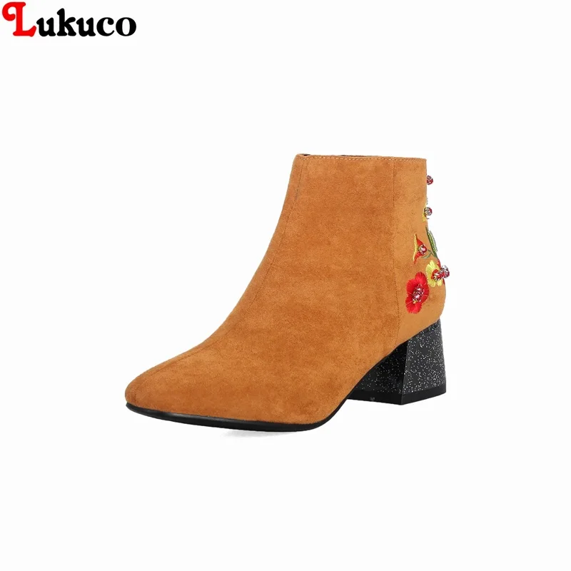

2019 Popular Sweet Female Plus Large Size 34-48 Flock Leather Ankle Botas Embroider Zipper Pumps Shoe Warm Winter Shoes Woman