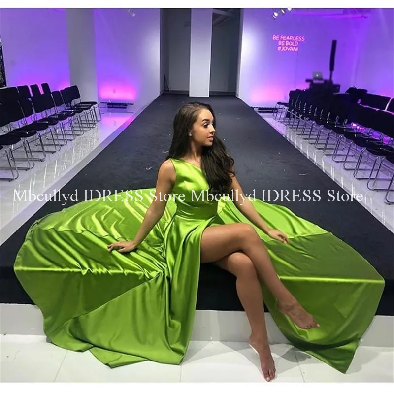 

Chic Sage Satin A-line Prom Dresses With Slitt 2019 Backless Long Formal Long Evening Dress Party Gown Plus Size Robe de soiree