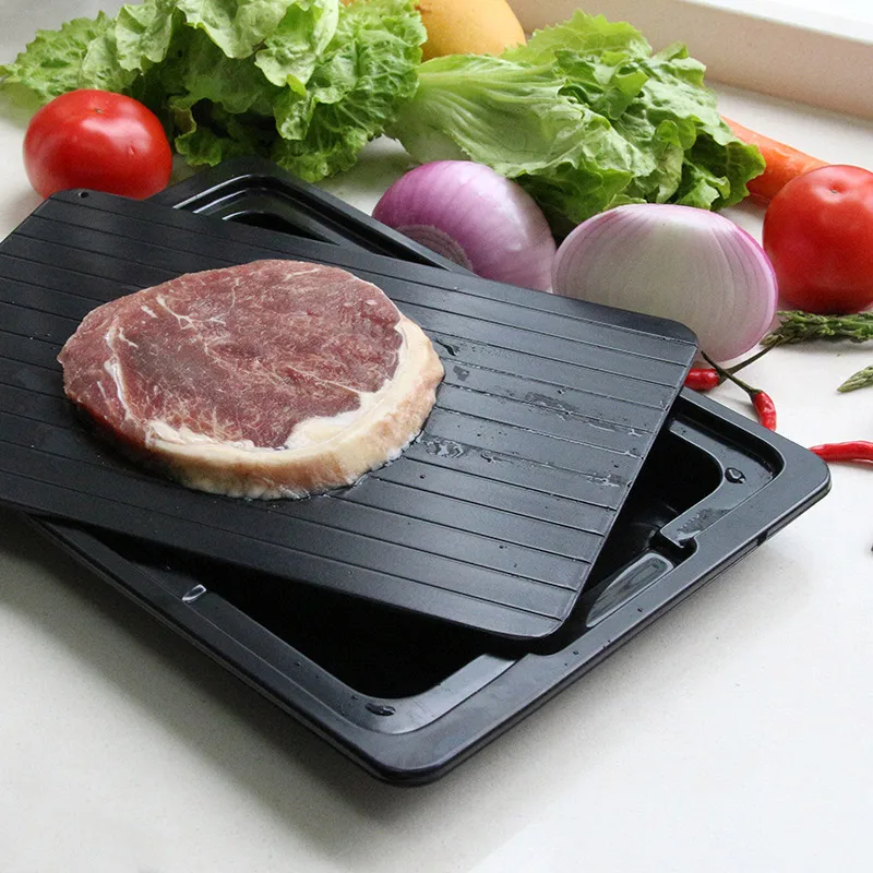 Fast defrosting tray with cleaner