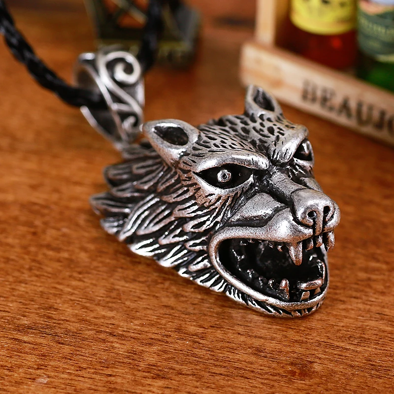 

Garnett Wolf Head Pendant For Men Necklace Wolf Head Pendant Drop Shipping