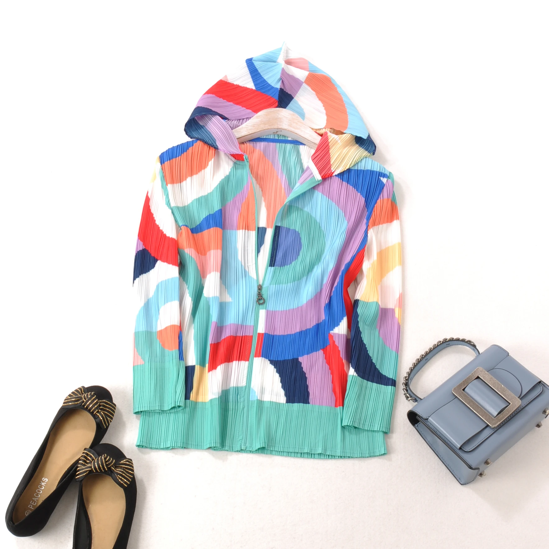 

Geometric pattern printed zipper pleated short jacket cap sunscreen jacket plus size MIYAKE PLEATS jacket free shipping