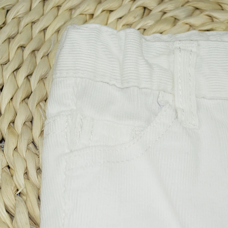 Infant Neonate Pantaloncini di Velluto Neonato Bebe Pantaloni Corti Per Bambini Pantaloncini Bianchi Del Ricamo di Applique di Cotone Morbido Elastico In Vita