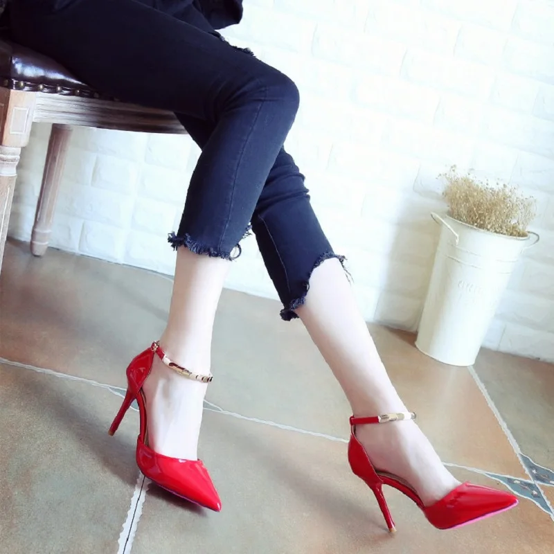 

2019 spring and autumn new pointed shallow mouth stiletto heels patent leather word buckle hollow women's shoes