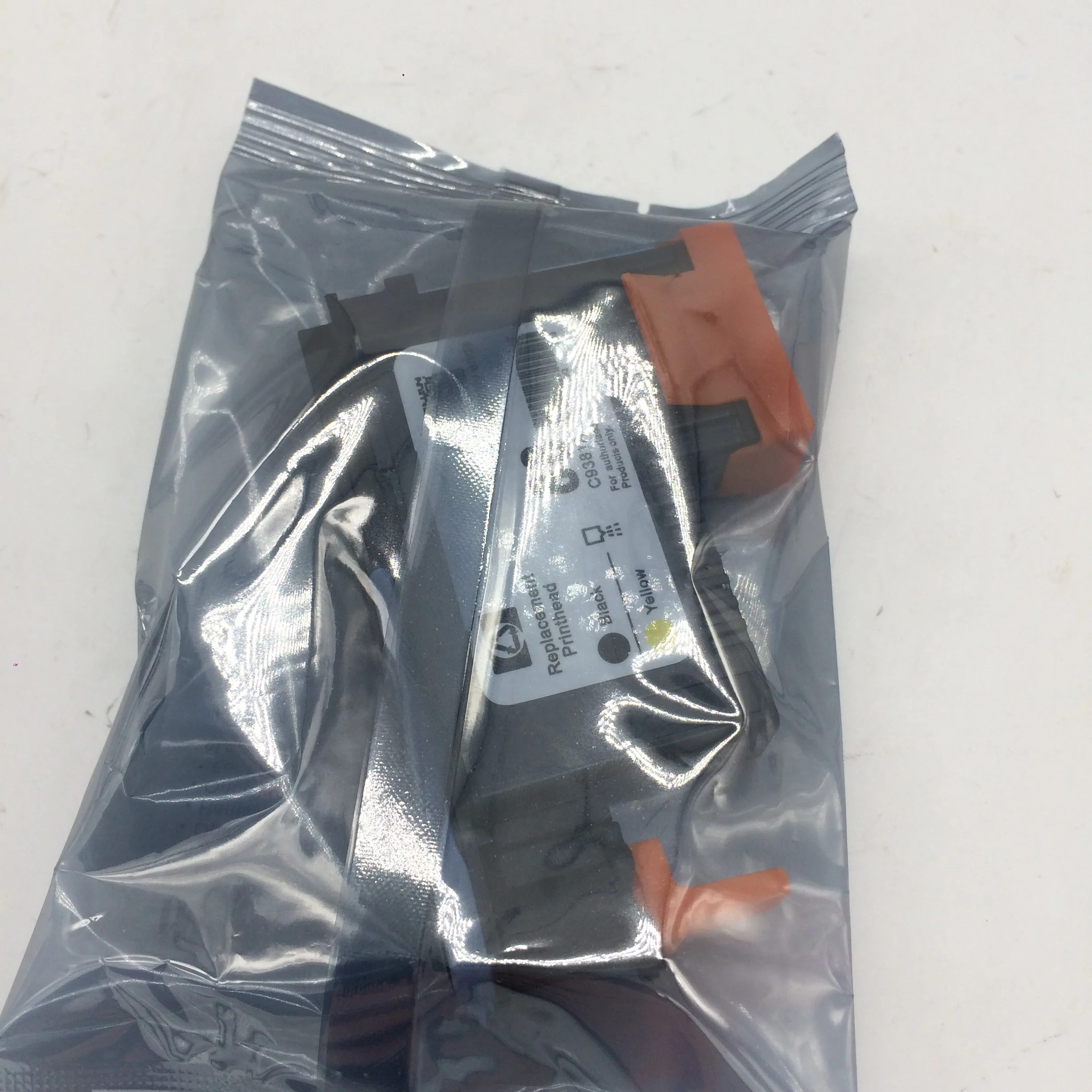 

FOR HP 88 (C9381A) Black/Yellow Printhead printer Printer Parts