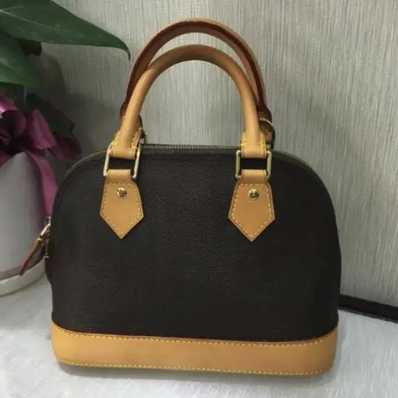 

2018 new leather shell bag multicolor can be selected, normal transportation free of charge