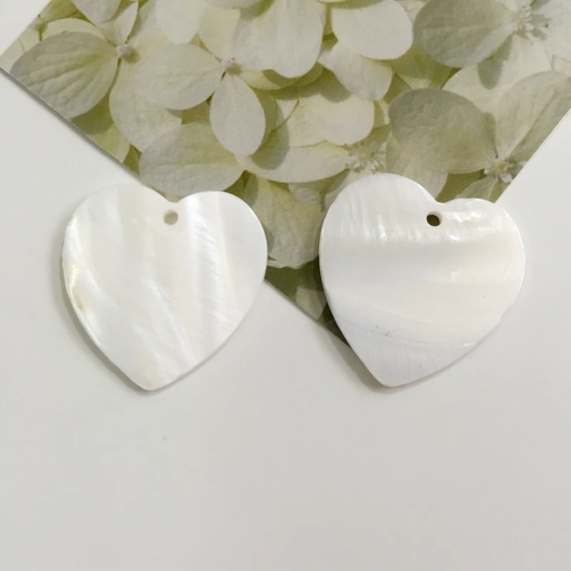 25MM Natural Shell Beads 40Pcs/Pack Heart Shape White Shell jewelry
