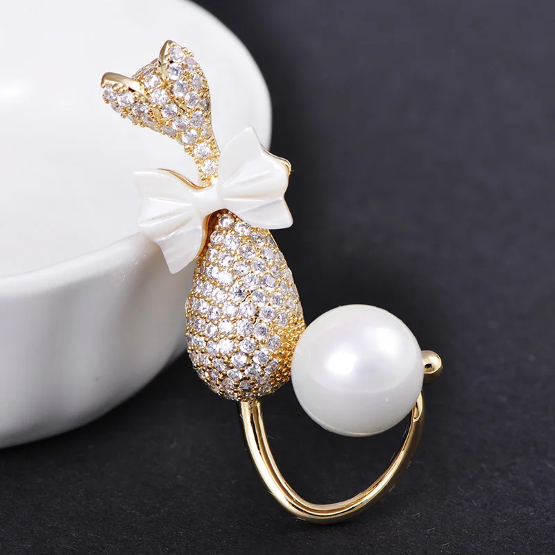 Funmor Lovely Cat Shape Brooch Full Cubic Zircon Animal Jewelry Women Men Coat Dress Collar Suit Pins Banquet Accessories Gifts