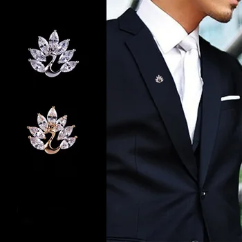 

Elegant Peacock Zircon Brooch Pin Crystal Beautiful Animal Birds Copper Brooches for Women Jewelry Accessories Fashion Gift