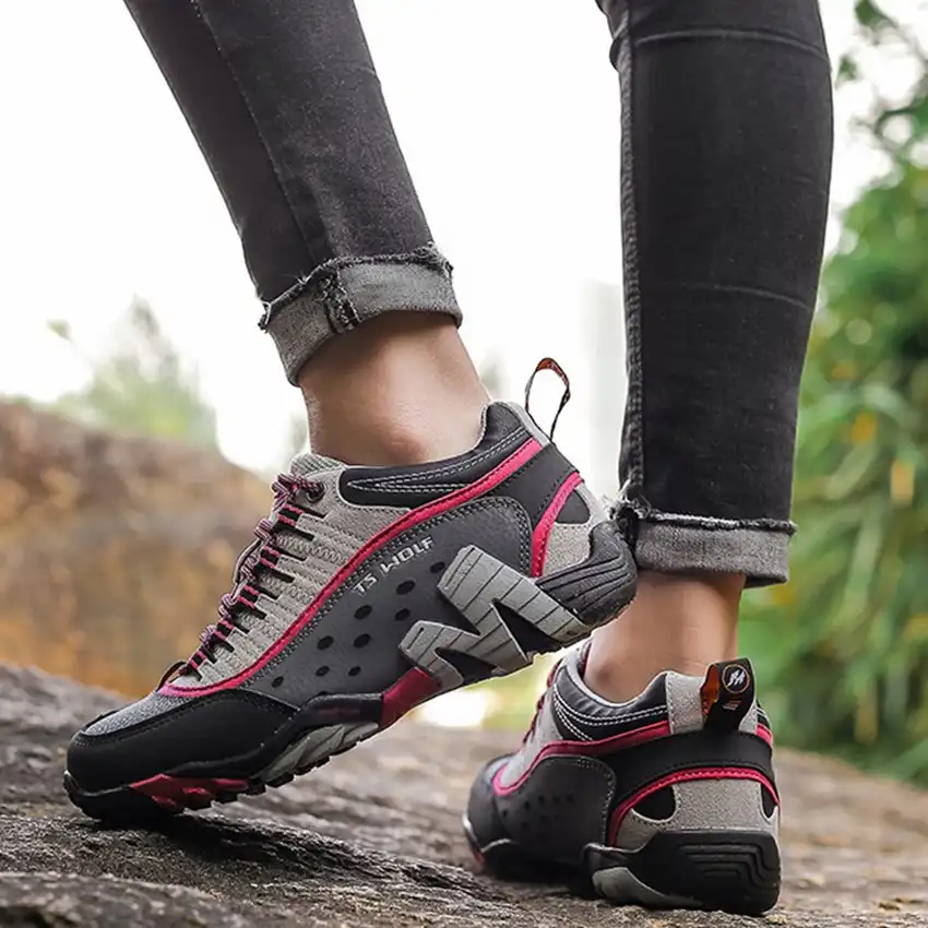 ladies hiking shoe