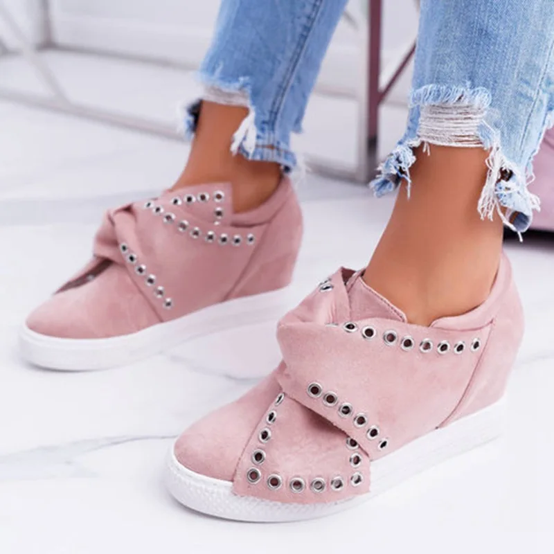 

2019 Fashion New Rivet Women's Shoes 35 To 43 Yards Autumn and Winter Buckle Women's Shoes Fashion Ladies Flat Shoes