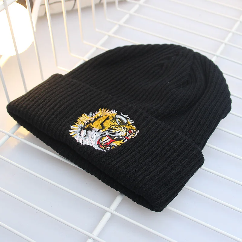 Однотонные хлопковые Лыжные шапки с вышивкой тигра, вязаные шапки для мужчин и женщин, модные вязаные зимние шапки в стиле хип-хоп, шапки унисекс - Цвет: Черный
