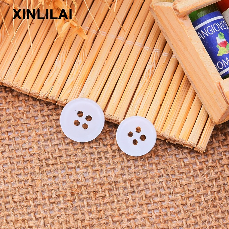 

100pcs Resin White Buttons Round Handmade Shirt Four Holes Buttons Simple Style Buttons Sewing Accessories Shirt DIY Crafts