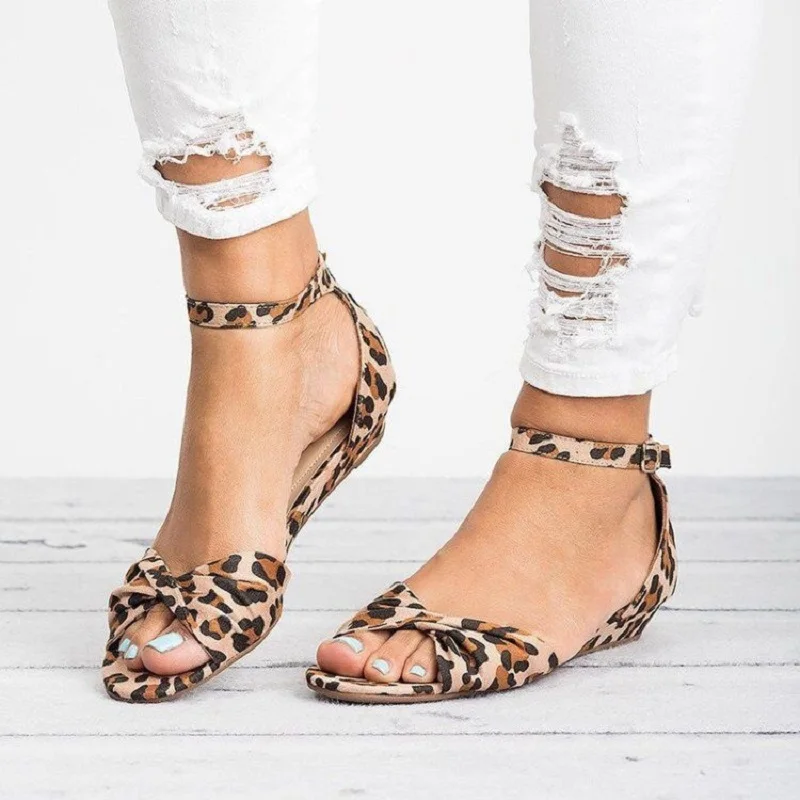 

Women Sandals 2019 New Summer Shoes Woman Ankle Strap Flat Sandals Fashion Ladies Slippers Leopard Sandals Casual Beach Shoes