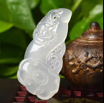 

Natural agate chalcedony ice kind of white blessing wish jade crafts chalcedony pendant