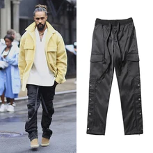 Siyah naylon yapış kargo pantolon erkek kentsel Streetwear Punk Hip Hop SweatPants erkekler askıları düğmeler Velcro kayış kapatma pantolon