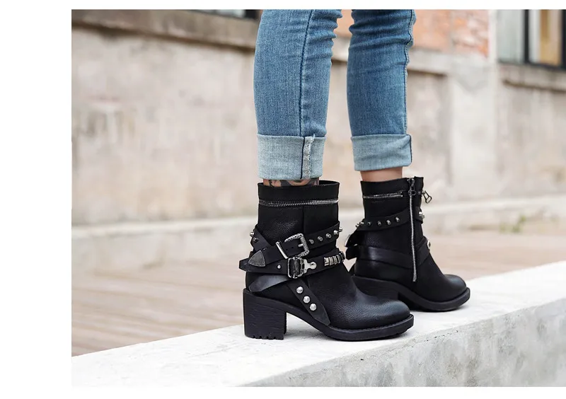Женские зимние ботинки из черной кожи; Стильные полусапожки в стиле панк с шипами; женские мотоциклетные ботинки на высоком квадратном каблуке 6 см; Botines