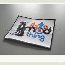 Оригинальные нашивки этикетки для одежды с вышитым краем, белая саржевая ткань, сувенирные этикетки