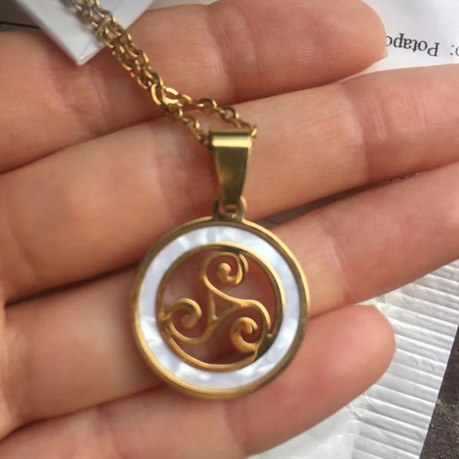 HOBBORN-Women-Men-Teen-Wolf-Pendant-Necklace-Stainless-Steel-Shell-Triskele-Triskelion-Allison-Argent-Choker-Cosplay (3)