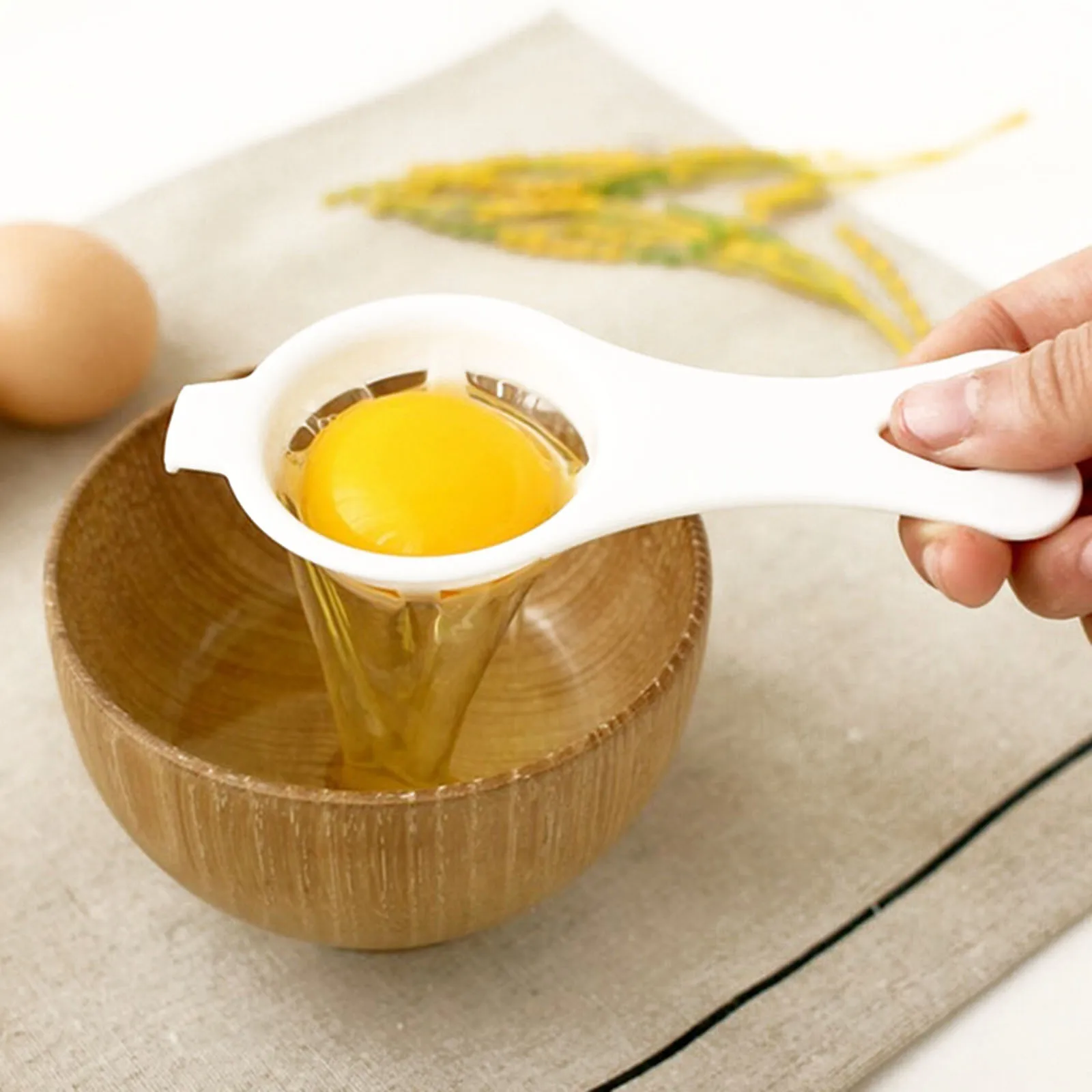 

1PC Plastic Egg Divider Egg Yolk Separator Protein Separation Tool Food-grade Egg Tool Kitchen Tools Kitchen Gadget Egg Divider