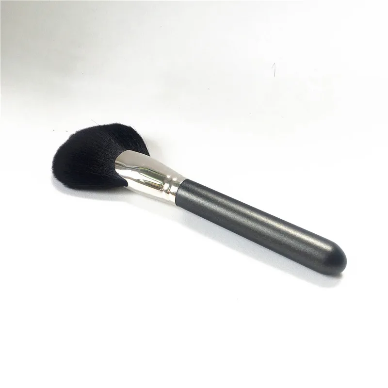 MAC 140S Synthetic Full Fan Brush _ 1