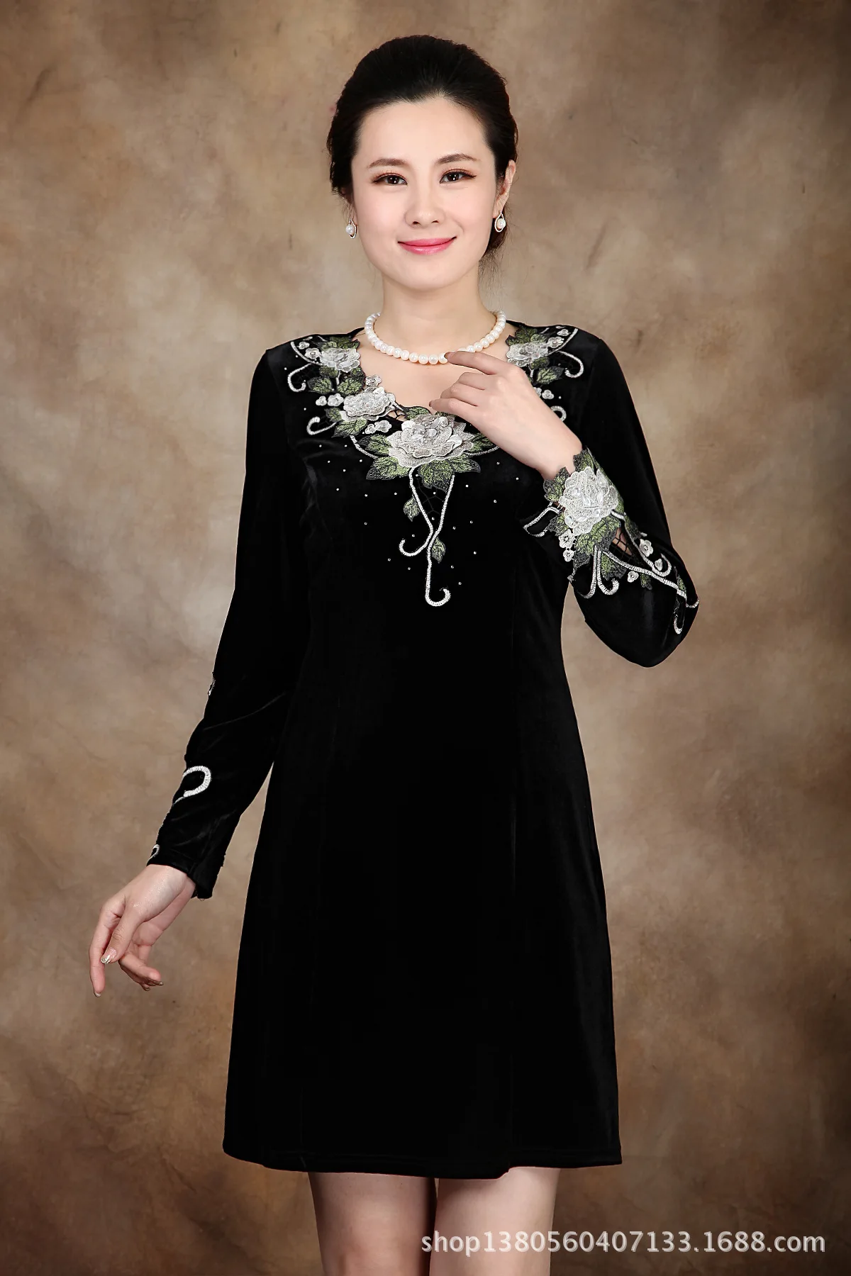 formal dresses for middle aged woman