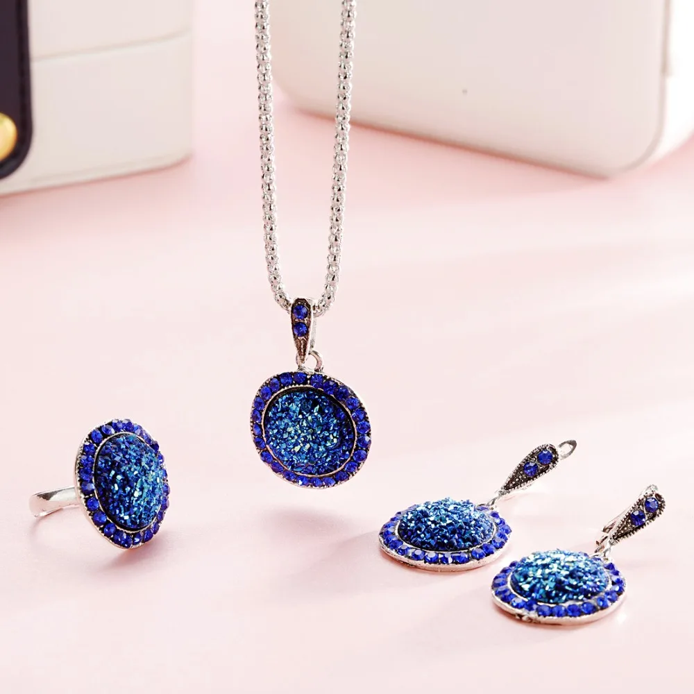 amazing price Vintage Gem Jewelry Set Fashion Women Jewelry Set Antique Silver Broken Stone Round Stone Pendant Necklace Sets