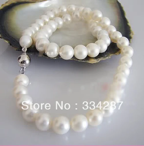 

Pretty!8-9MM White Cultured Pearl Necklace 17