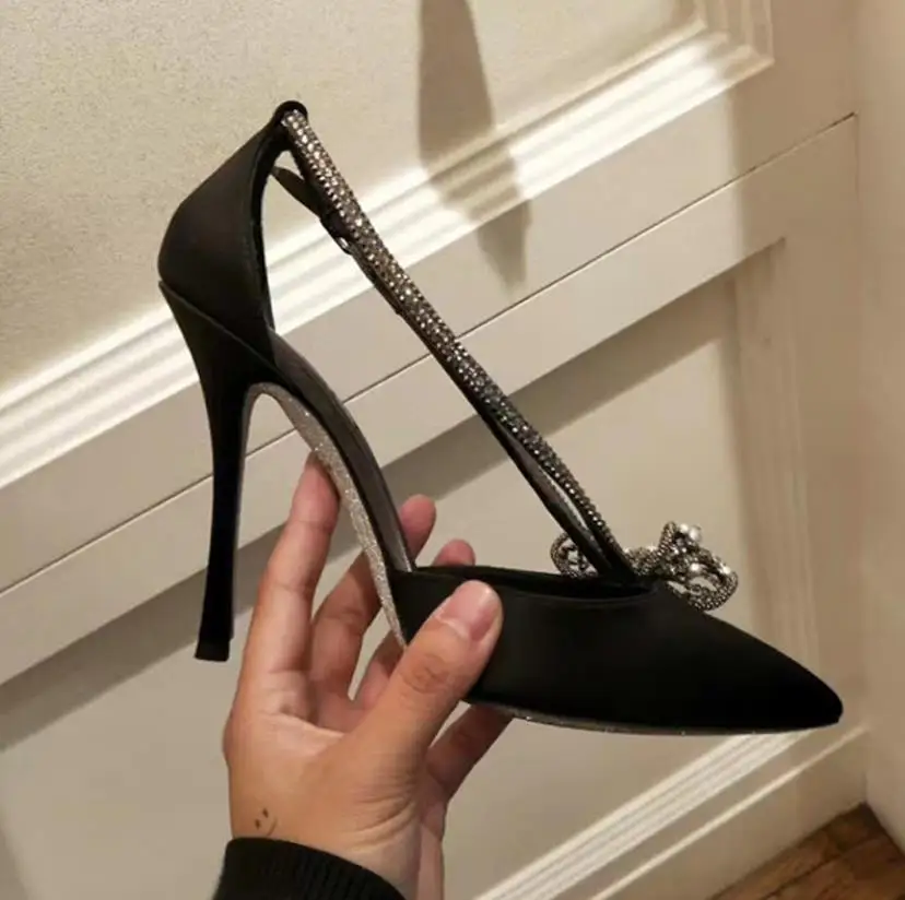 

Spring and summer new fashion pointed water drill shallow mouth bow banquet catch high heels sandals
